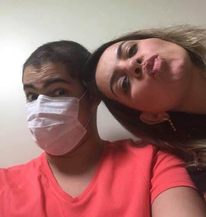 Foto14 Victor Na falta de doador, brasileiro receberá transplante do pai