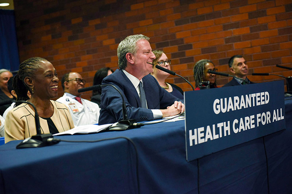 Foto3 Bill de Blasio Prefeito anuncia serviços médicos para indocumentados em NYC