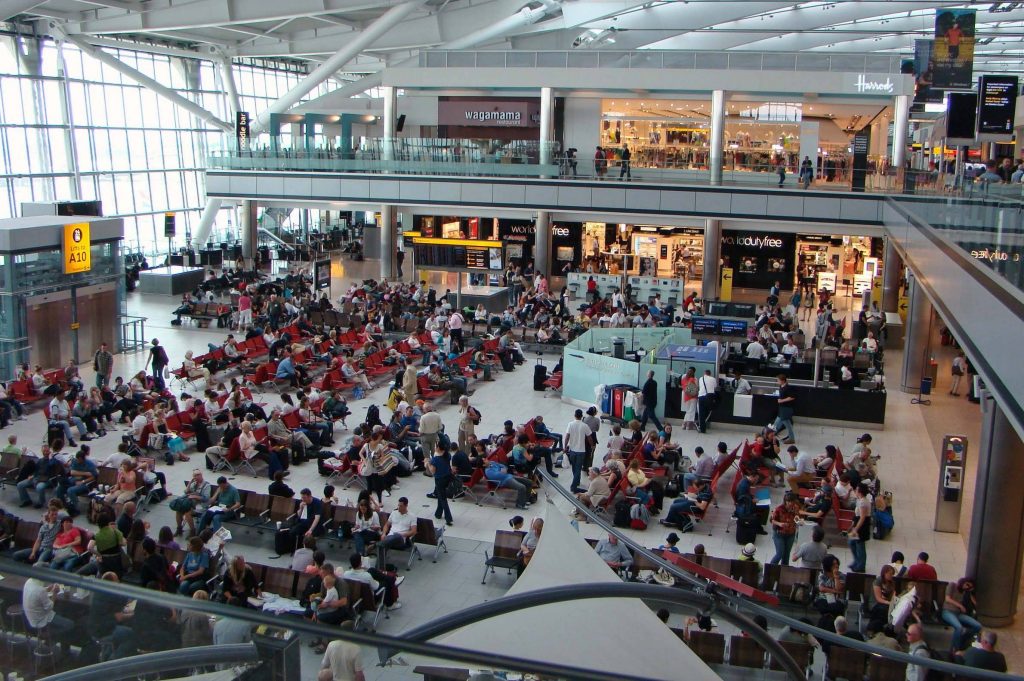 Foto19 Aeroporto Internacional de Heathrow Cidadãos dos EUA precisarão de autorização para visitar Europa 
