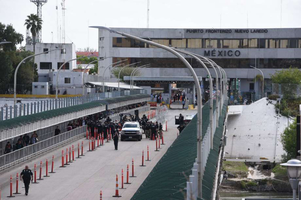 Foto3 Ponto de entrada em Laredo TX Número de imigrantes indocumentados nos EUA cai para 10.5 milhões