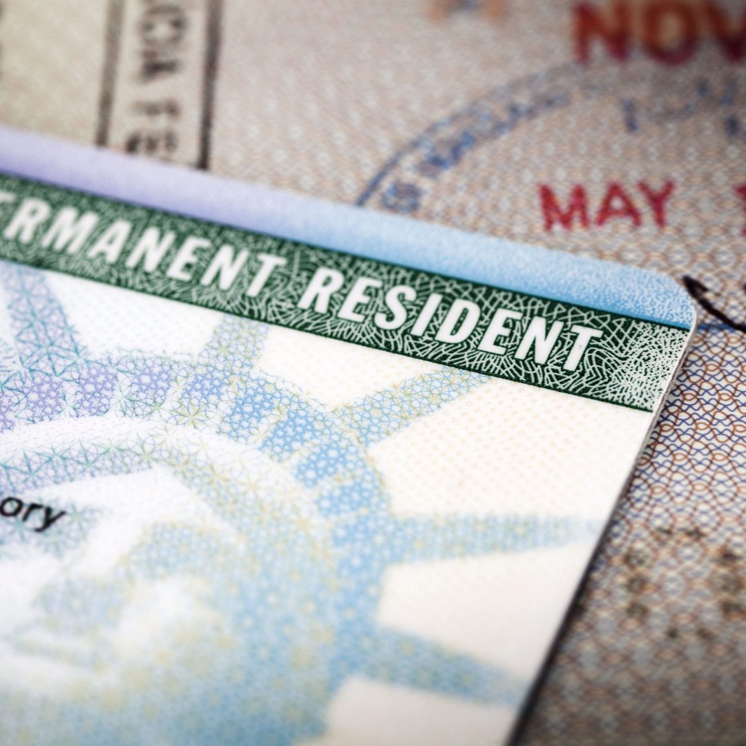 Foto33 Green Card scaled Erros cometidos por imigrantes podem causar a perda do green card
