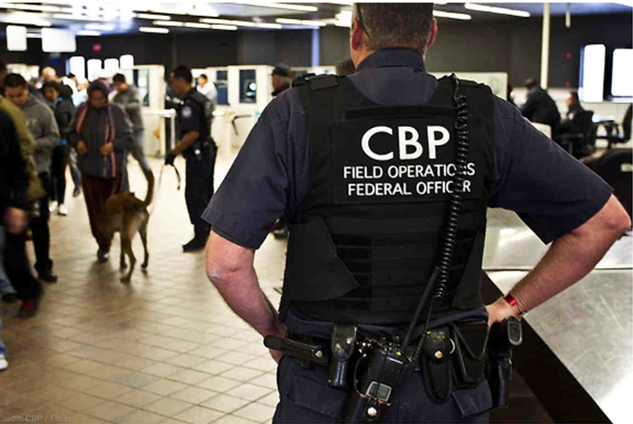 Foto21 Agente CBP Barrados nos EUA, brasileiros começam a chegar ao México